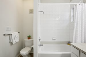 Grove Blvd 1502-S0307-026.jpg