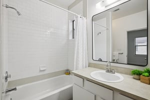 Grove Blvd 1502-S0307-027.jpg