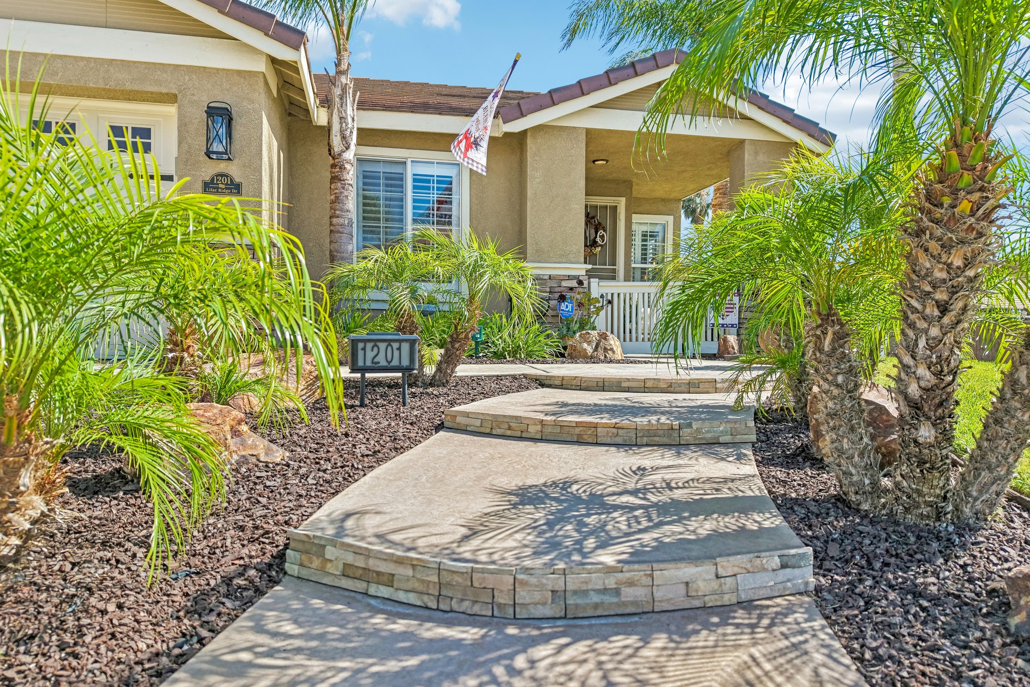 Lilac Ridge Dr-S1806-002.jpg
