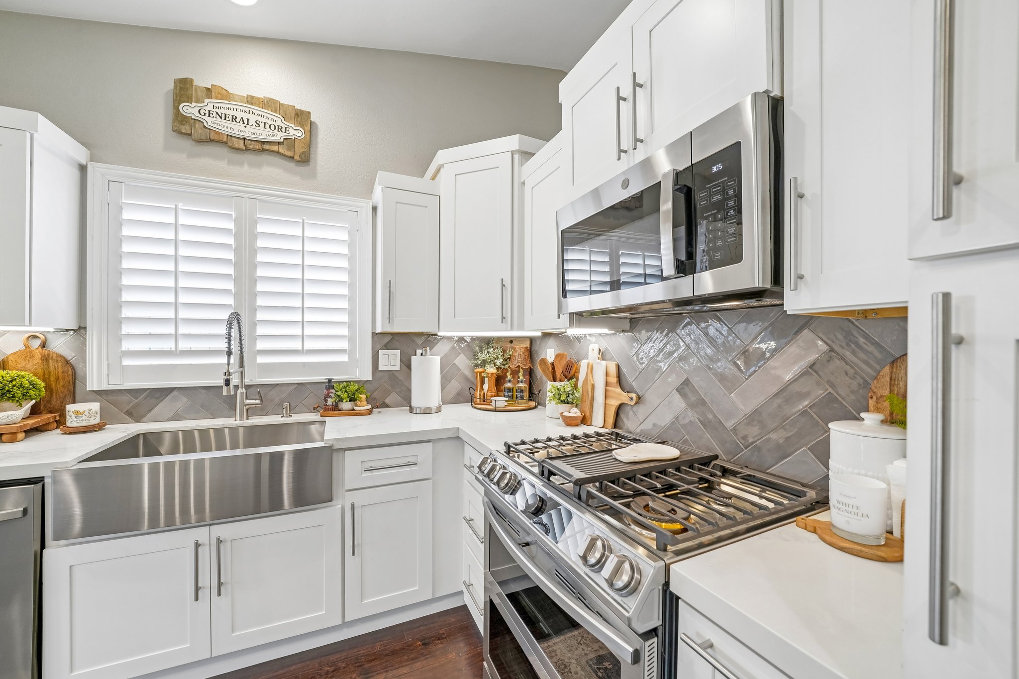 Lilac Ridge Dr-S1806-014.jpg