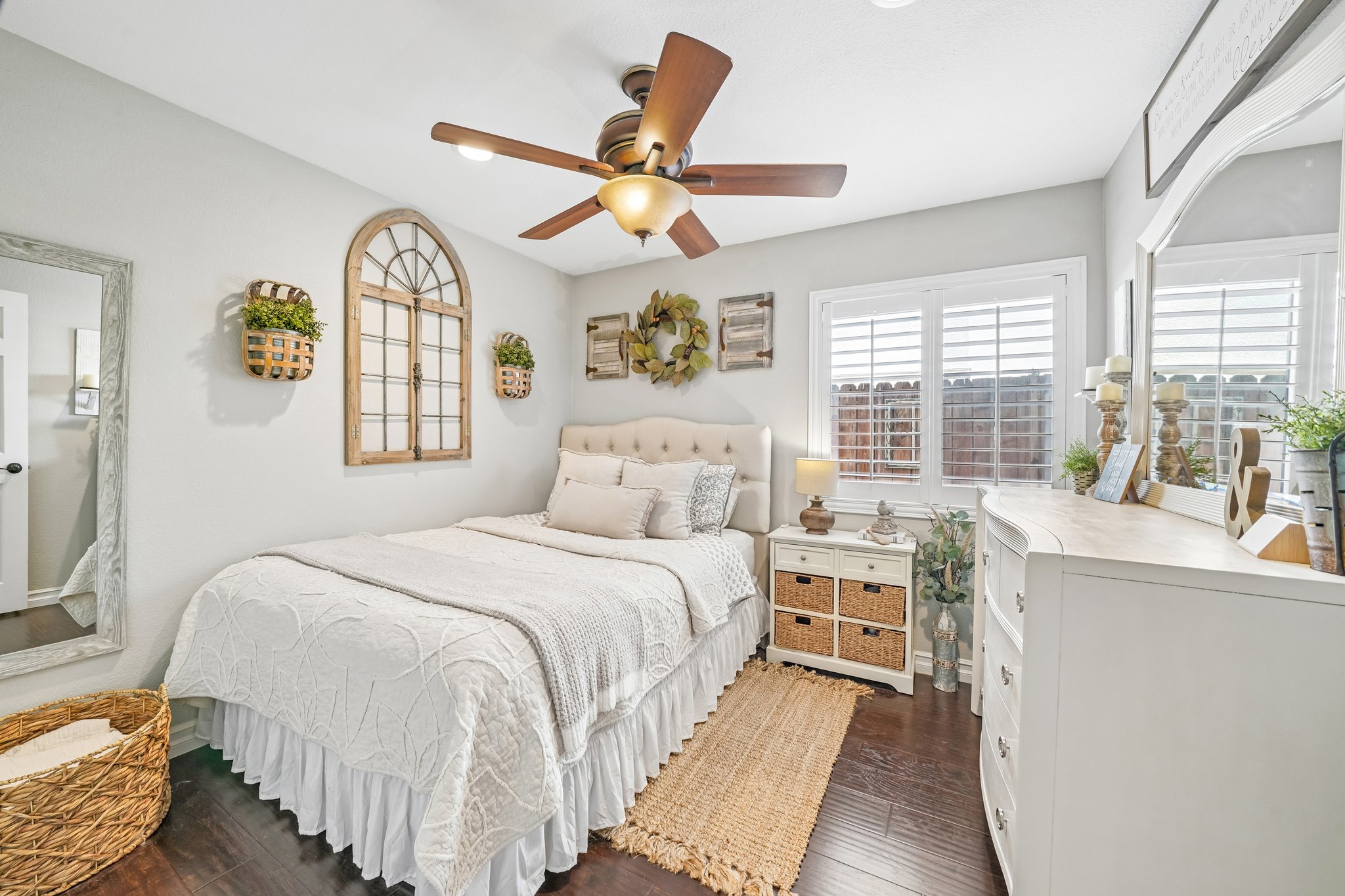 Lilac Ridge Dr-S1806-020.jpg