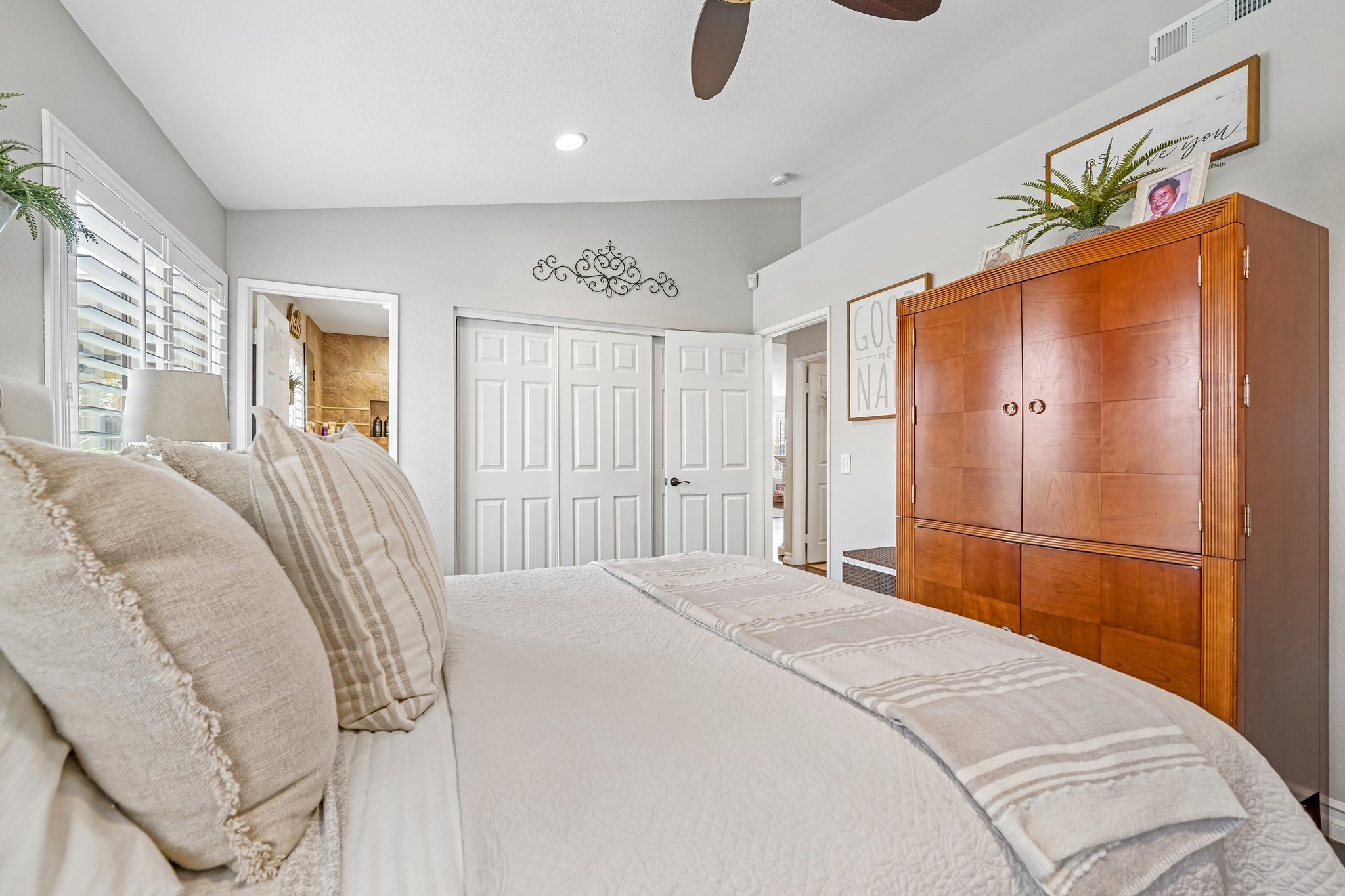Lilac Ridge Dr-S1806-025.jpg