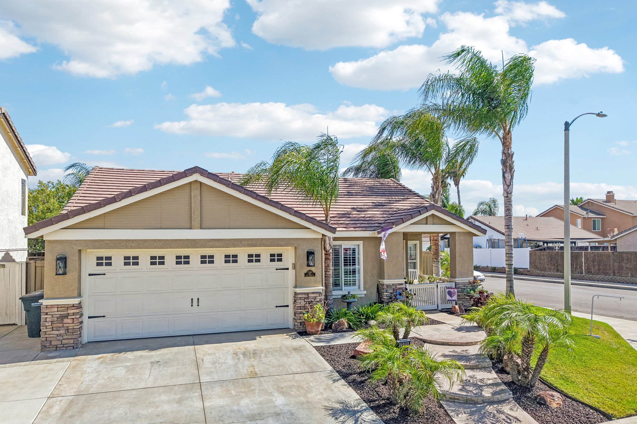 Lilac Ridge Dr-S1806-040.jpg