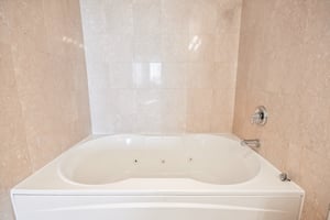 S Prairie Ave 5004-S1508-036.jpg