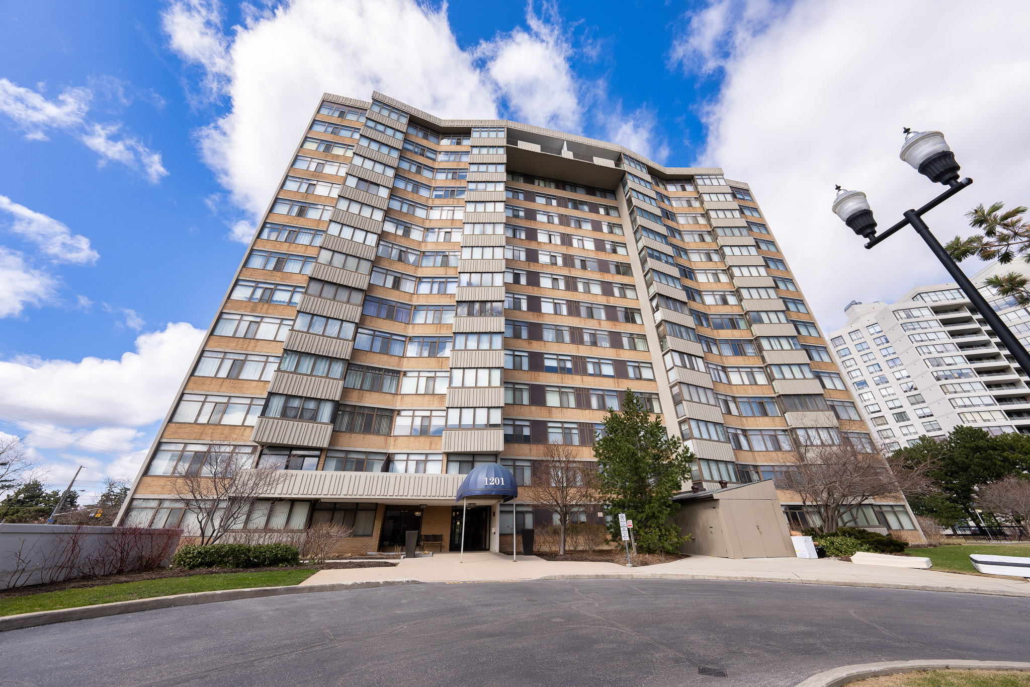 1201 Steeles Ave W, North York, ON M2R 3K1, Canada Photo 12