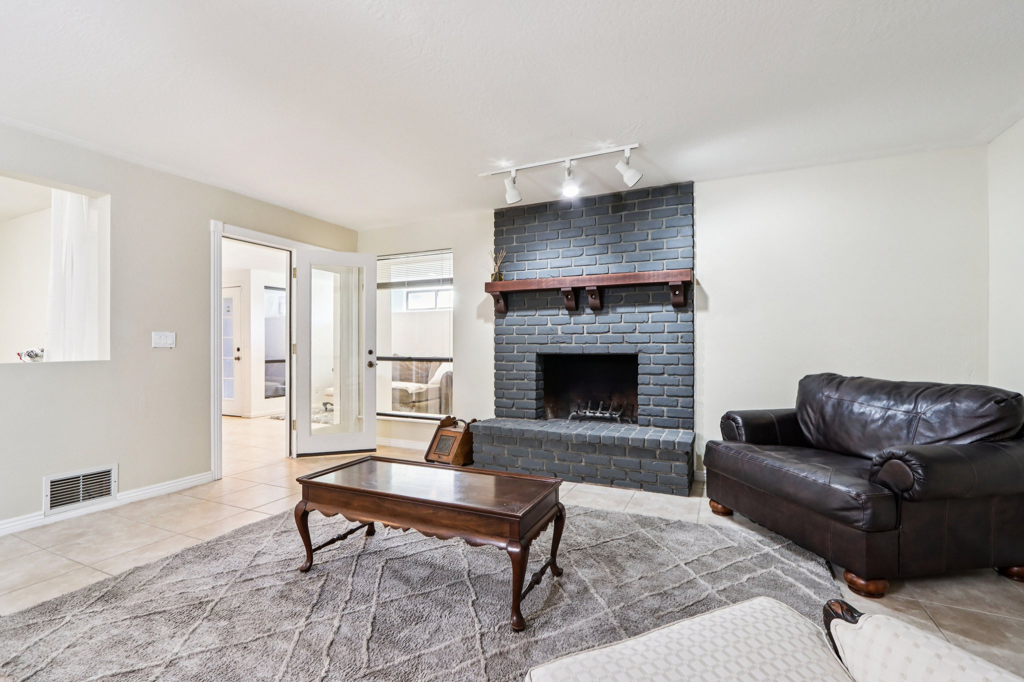 S Tuzigoot Dr-S2410-053.jpg