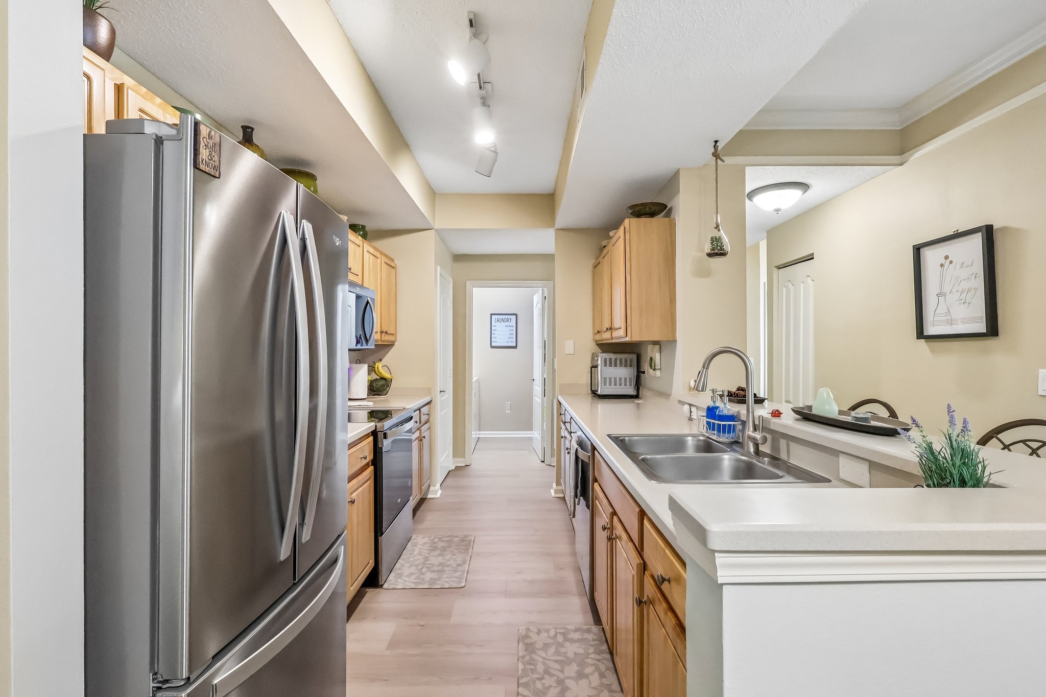 Villanova Dr 102-S1207-013.jpg