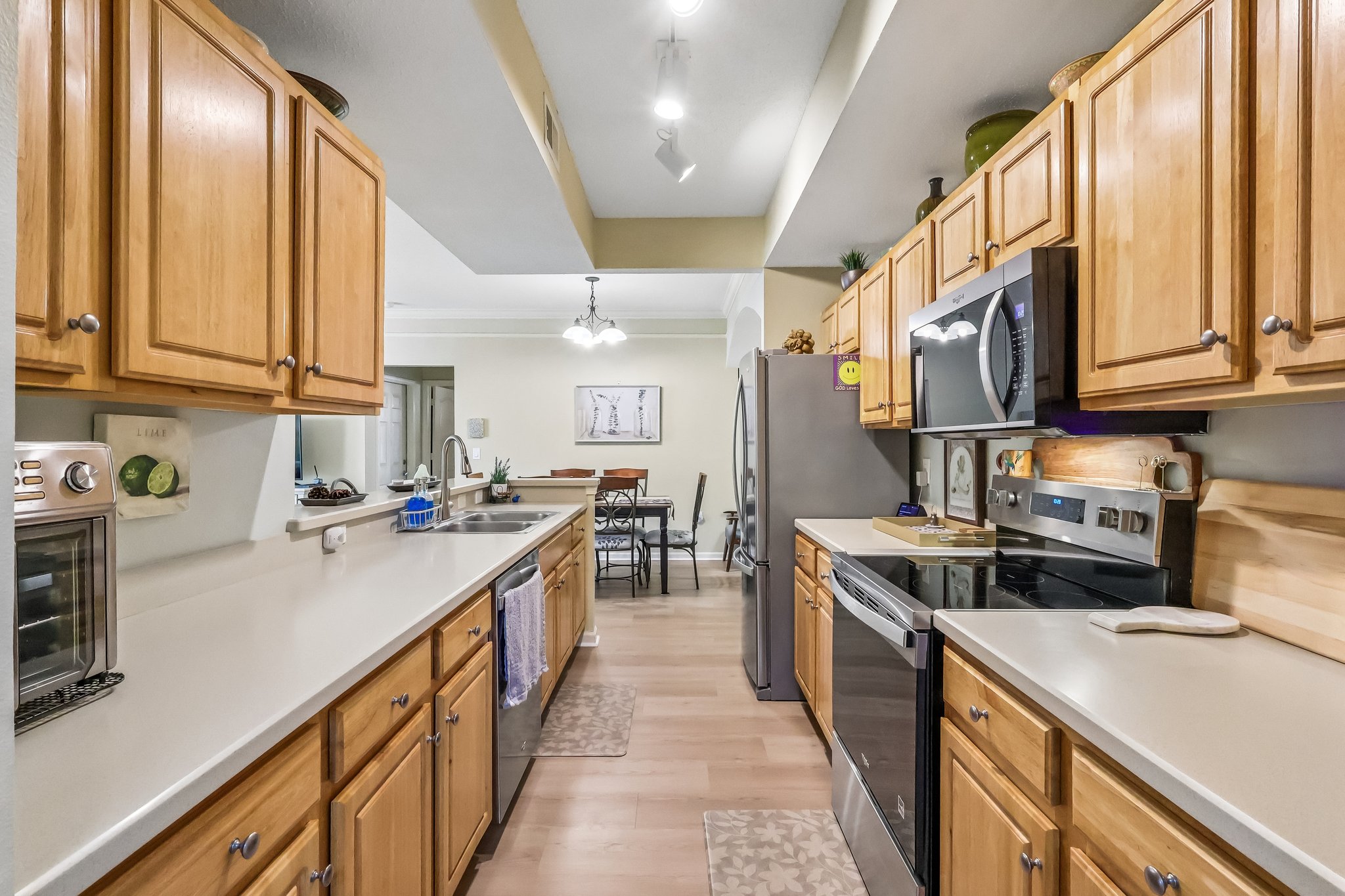 Villanova Dr 102-S1207-017.jpg