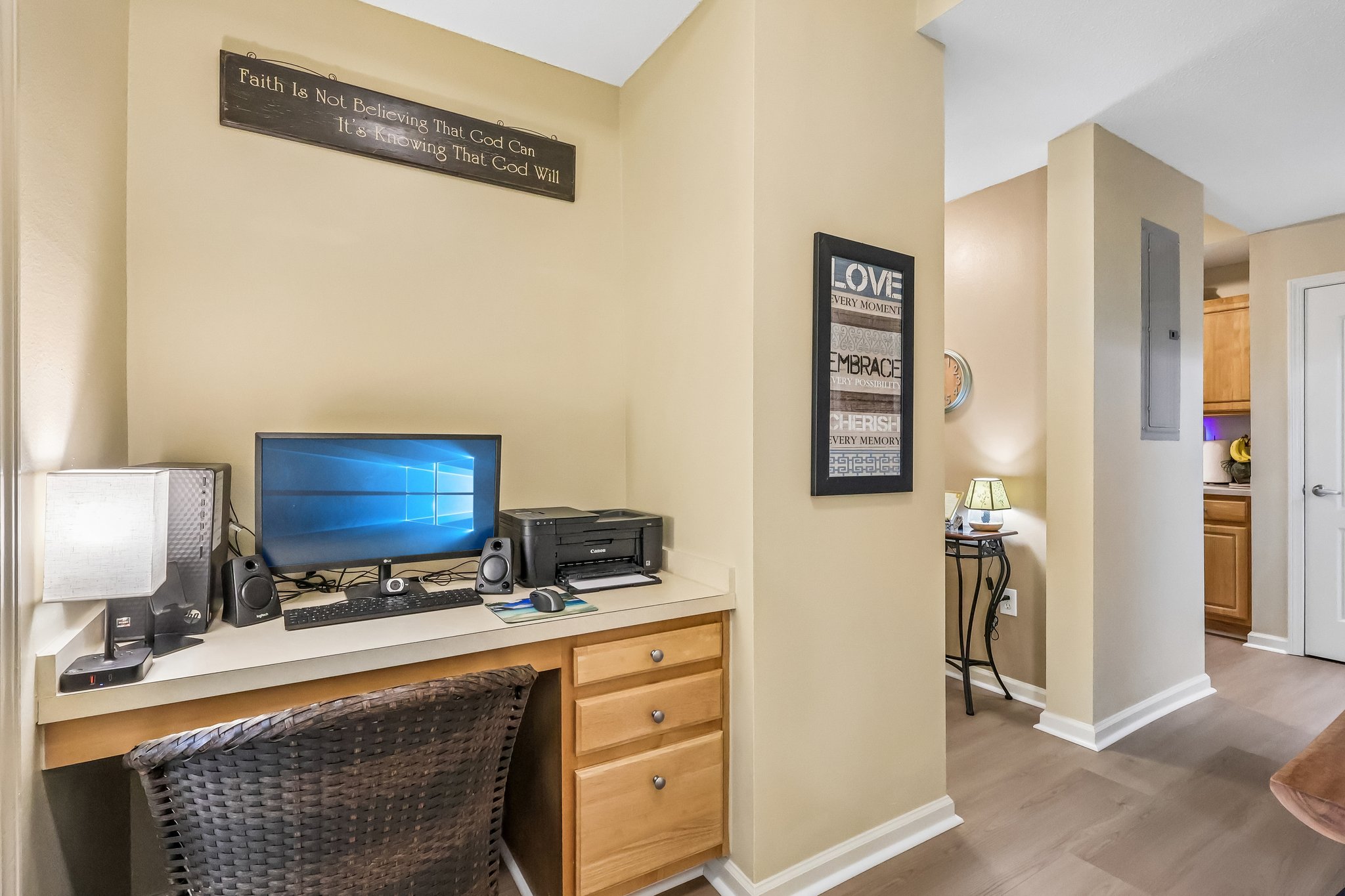 Villanova Dr 102-S1207-020.jpg
