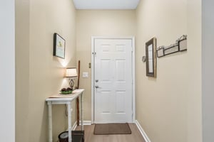 Villanova Dr 102-S1207-006.jpg