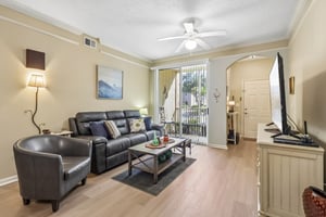 Villanova Dr 102-S1207-008.jpg