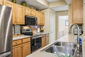 Villanova Dr 102-S1207-015.jpg