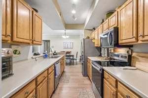 Villanova Dr 102-S1207-017.jpg