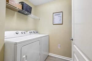 Villanova Dr 102-S1207-019.jpg