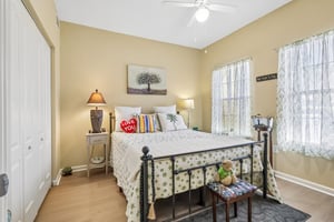 Villanova Dr 102-S1207-022.jpg