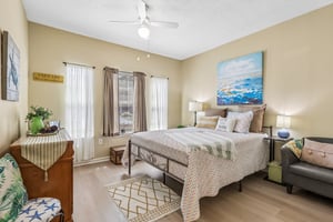 Villanova Dr 102-S1207-024.jpg