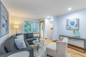 12018 31st Ave NE, Seattle, WA 98125, USA Photo 13