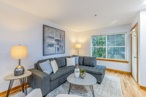 12018 31st Ave NE, Seattle, WA 98125, USA Photo 14
