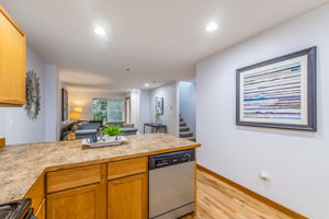 12018 31st Ave NE, Seattle, WA 98125, USA Photo 8