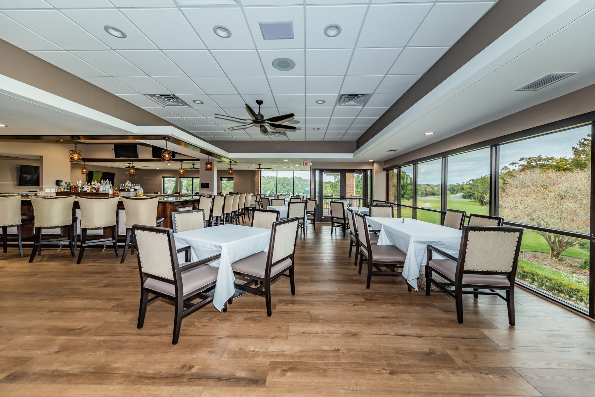 11-Bar and Banquet Area