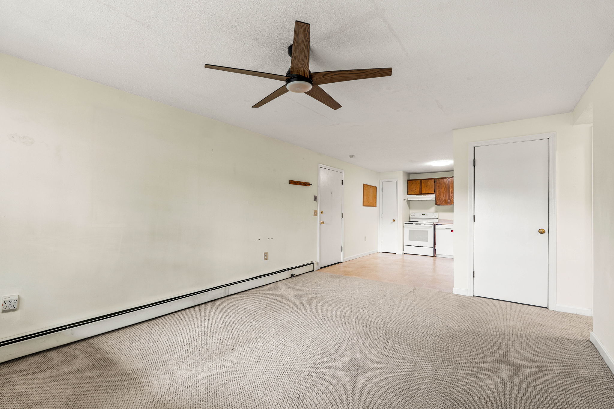 1202 White Cedar Blvd, Portsmouth, NH 03801, USA Photo 9