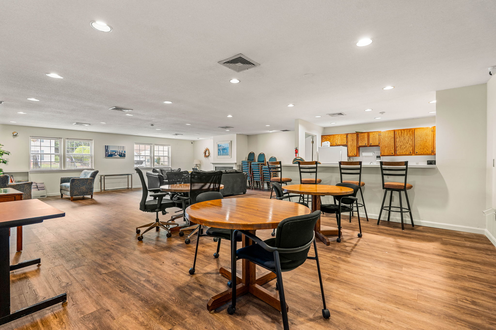 1202 White Cedar Blvd, Portsmouth, NH 03801, USA Photo 25