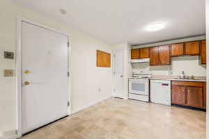 1202 White Cedar Blvd, Portsmouth, NH 03801, USA Photo 3