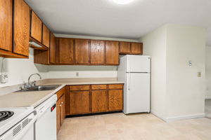 1202 White Cedar Blvd, Portsmouth, NH 03801, USA Photo 4