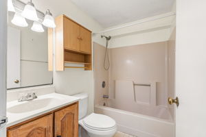 1202 White Cedar Blvd, Portsmouth, NH 03801, USA Photo 11