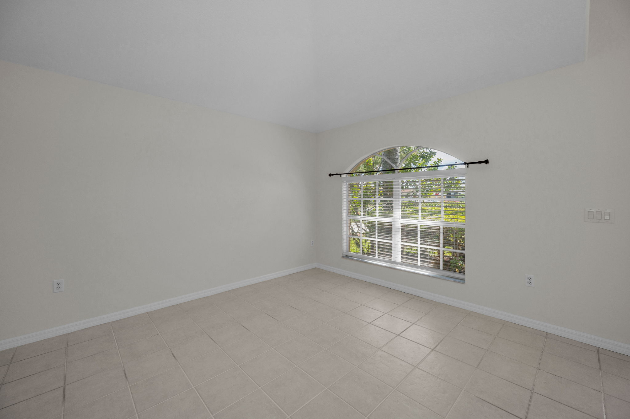 Living and Dining Rooms4