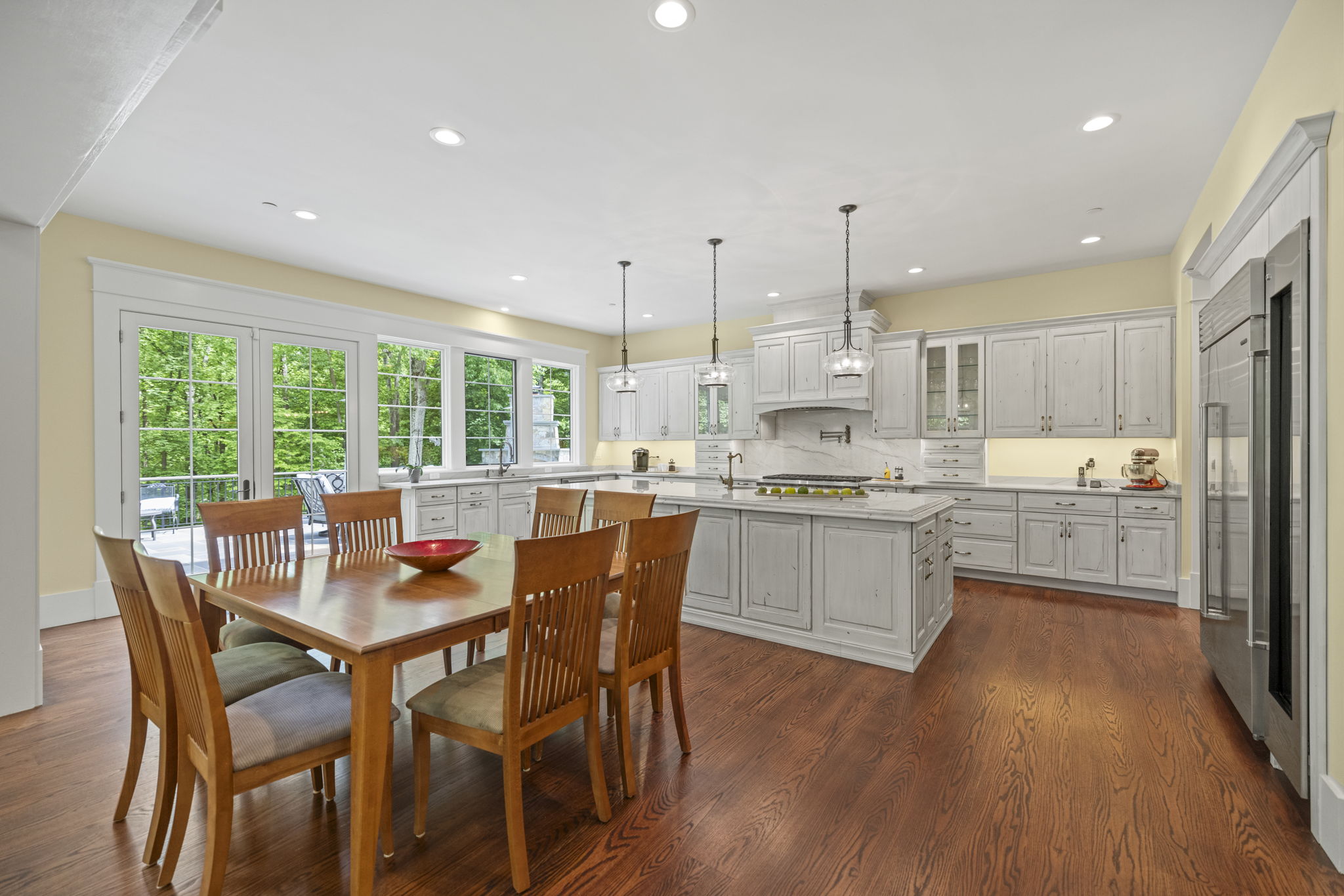 Kitchen with Breakfast area