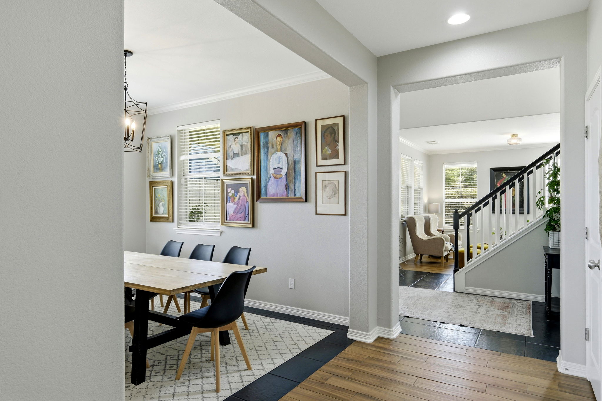 Dining Room/Foyer