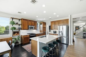 Kitchen/Breakfast Bar