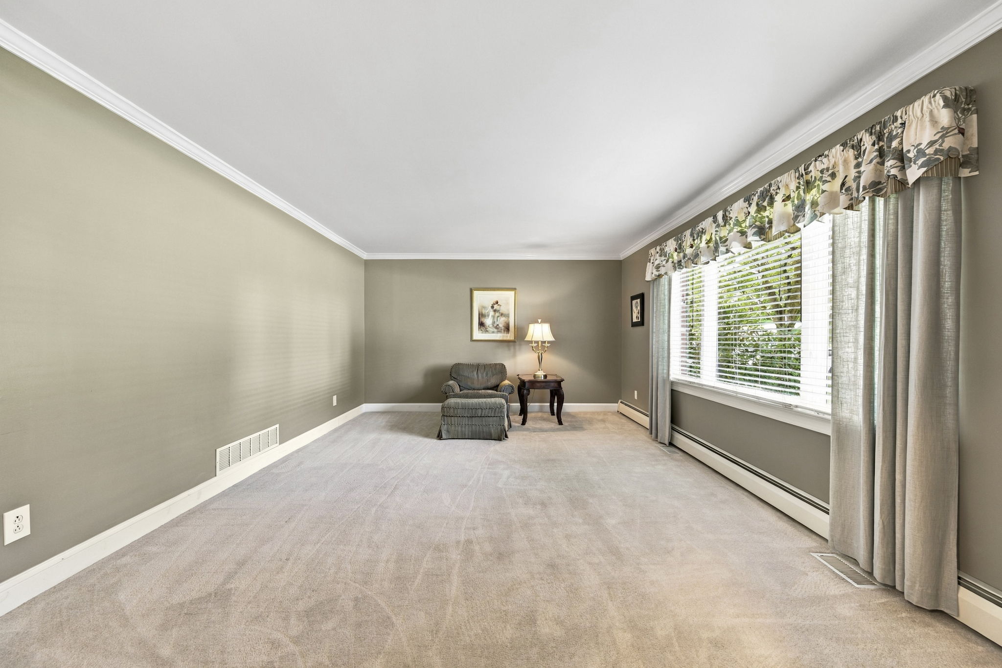 Interiors (1)