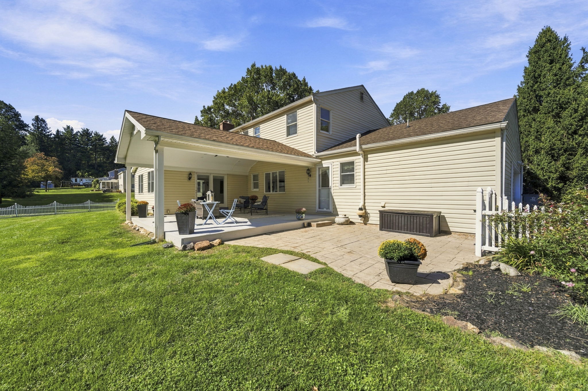 Rear Exteriors (3)