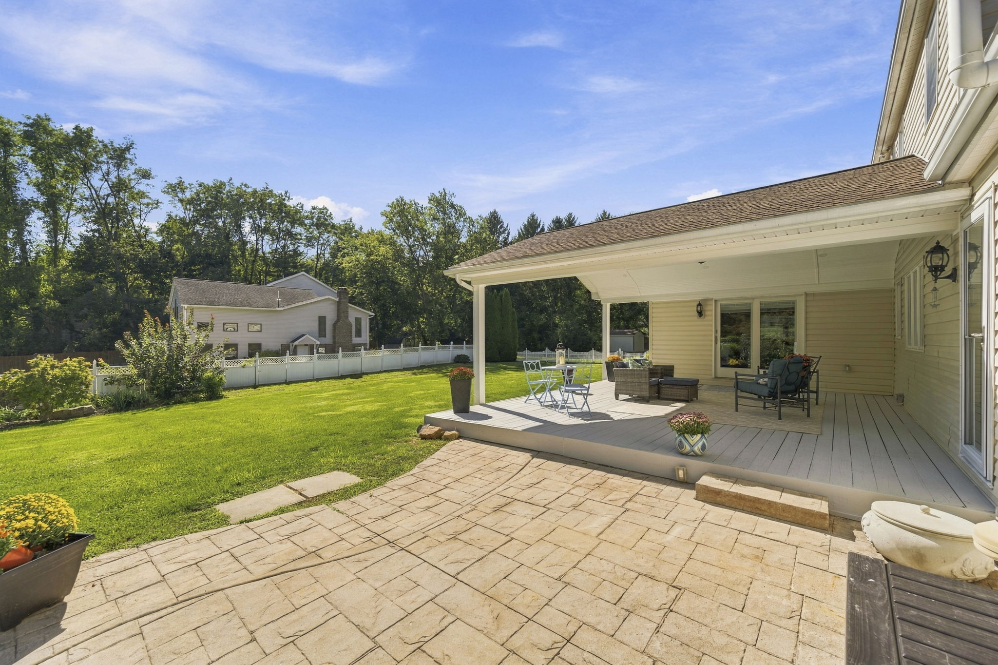 Rear Exteriors (4)