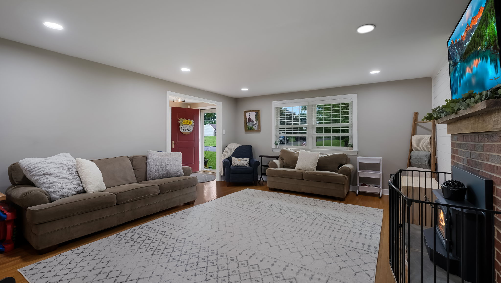 1203 Roberts Ave, FeastervilleTrevose, PA 19053 Bright House Photo