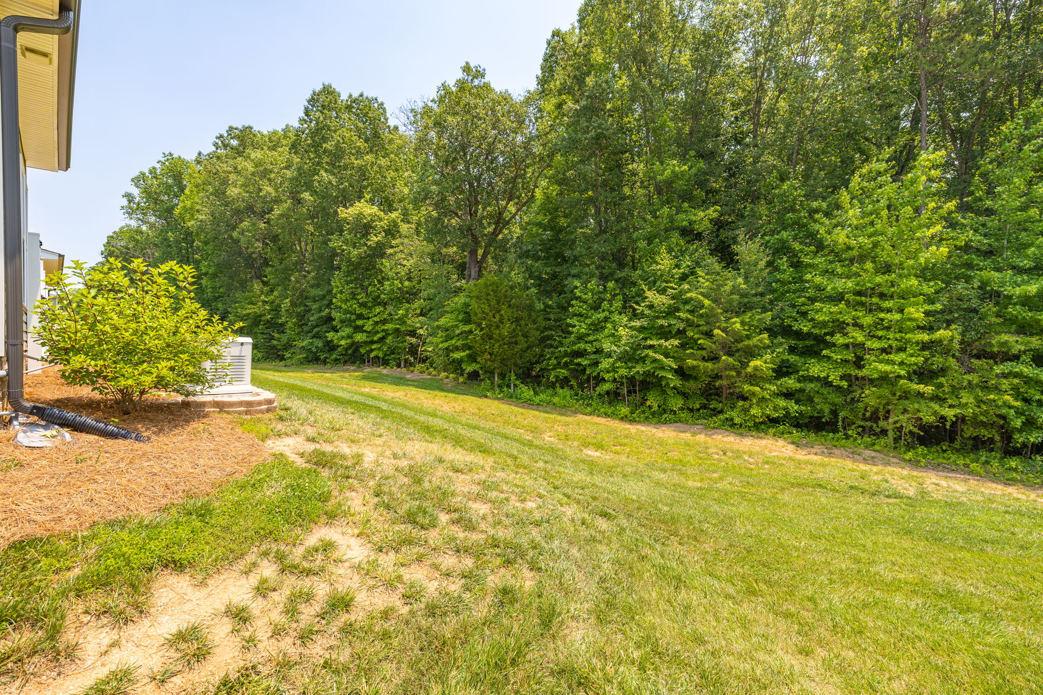 1203 Suzanne Ln-30