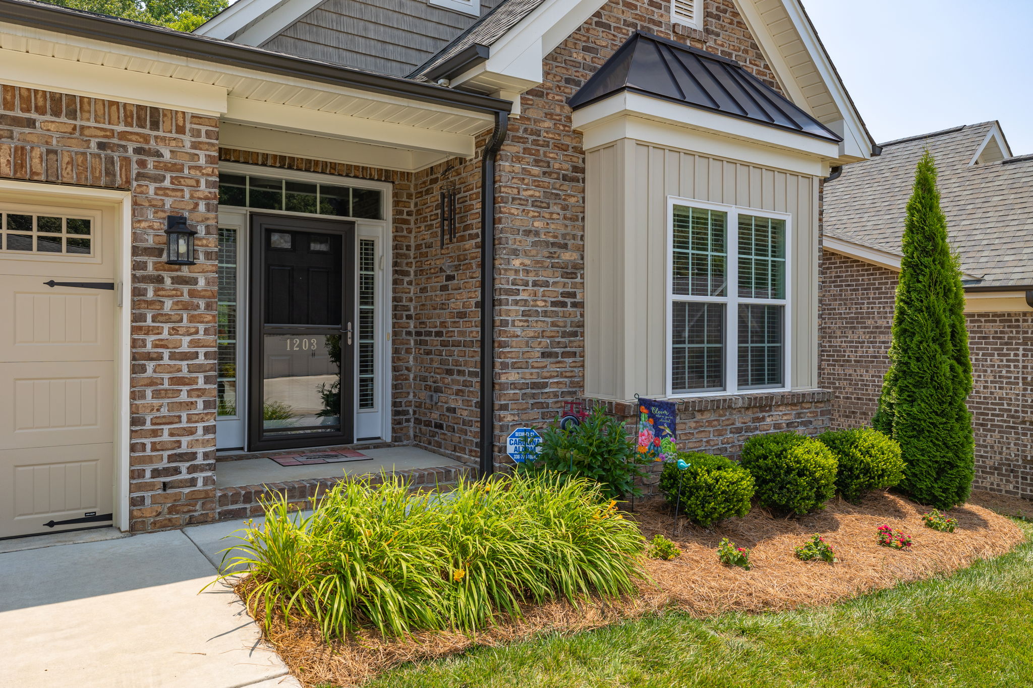 1203 Suzanne Ln-4