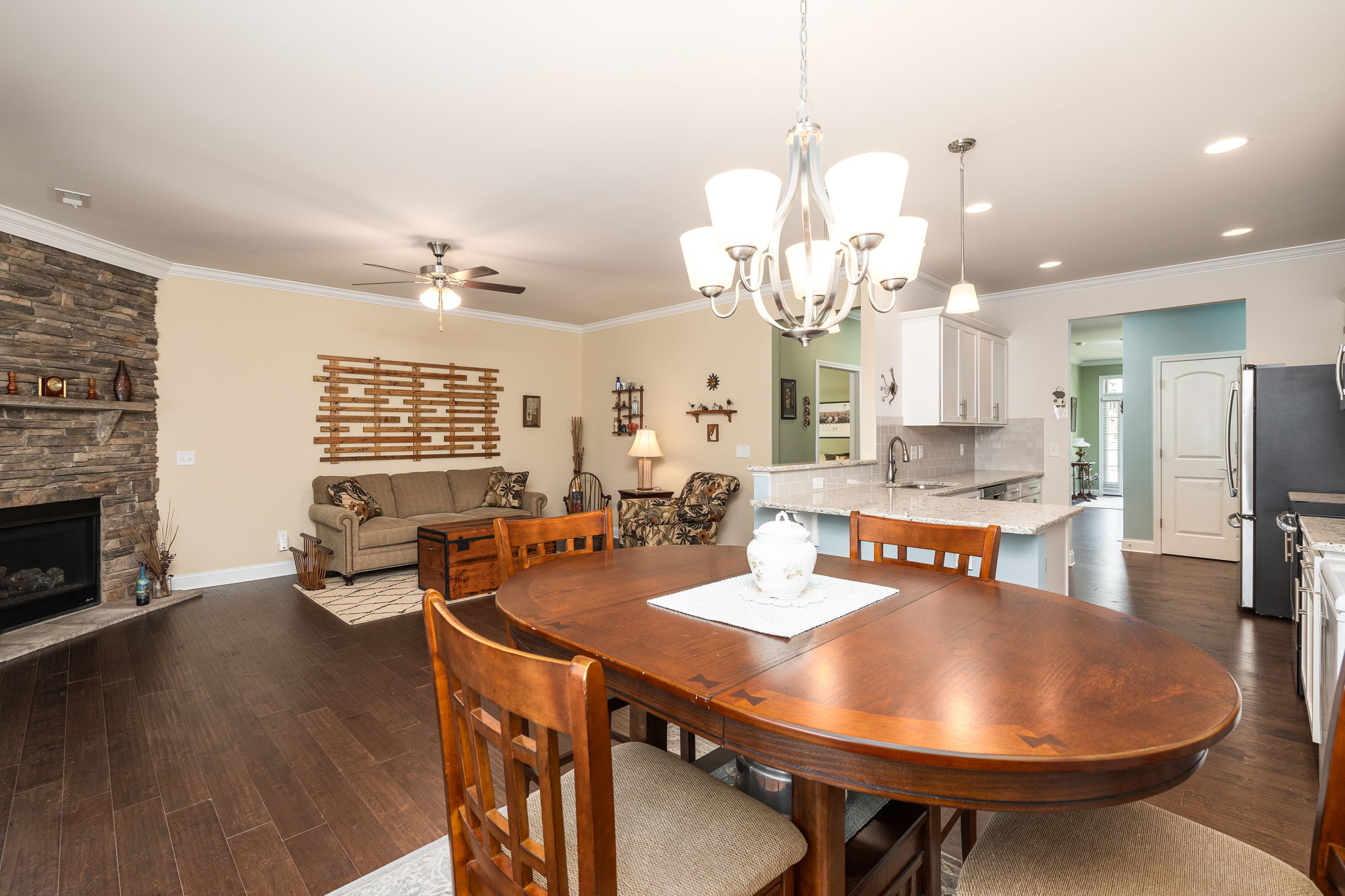 1203 Suzanne Ln-10