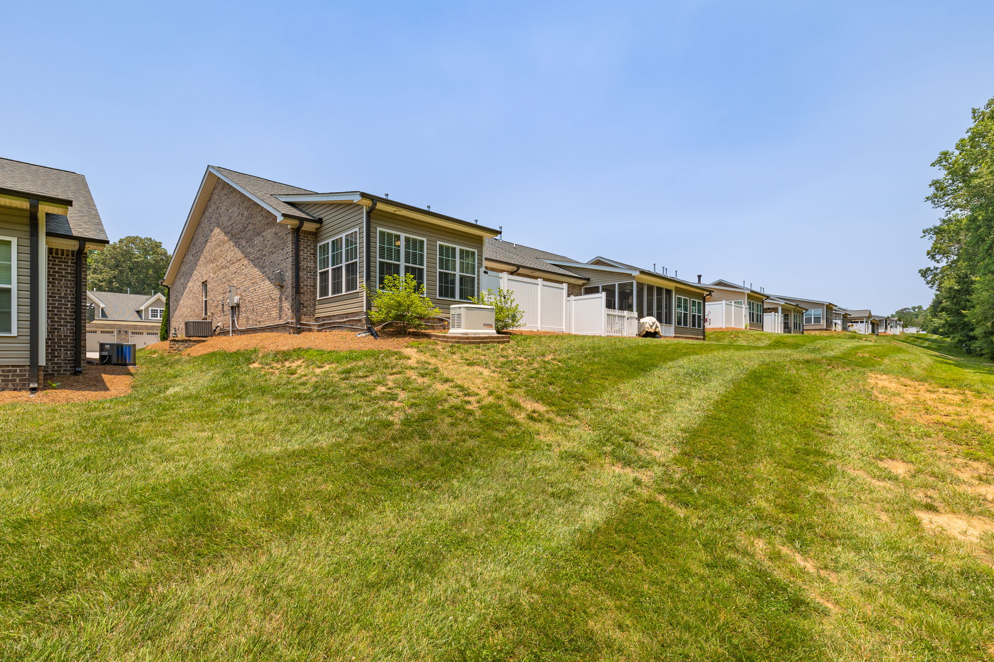 1203 Suzanne Ln-29