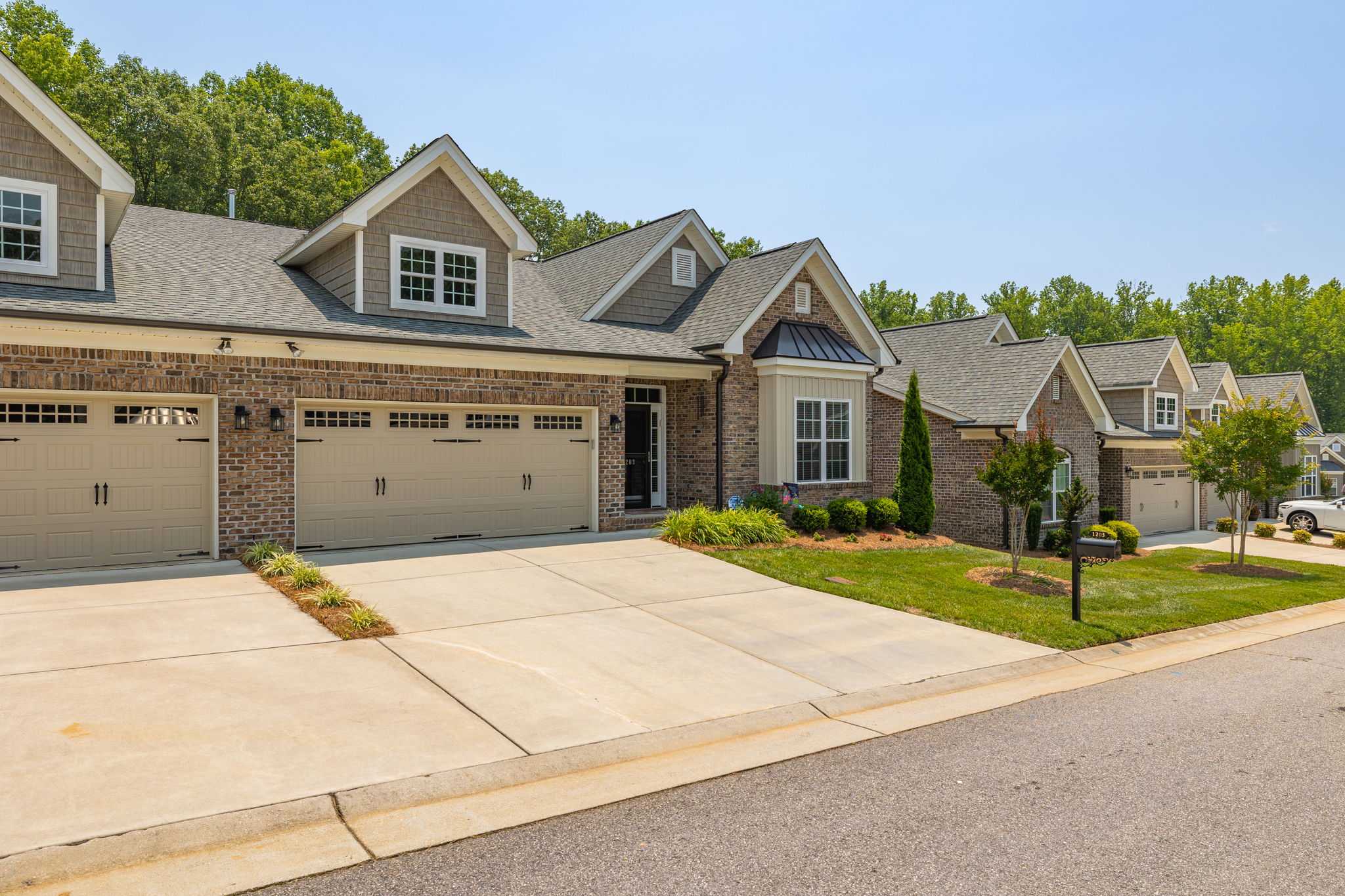 1203 Suzanne Ln-3