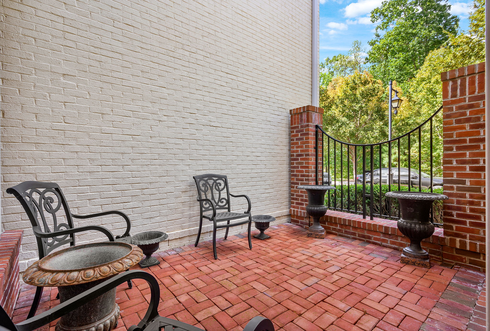 06-Front Patio