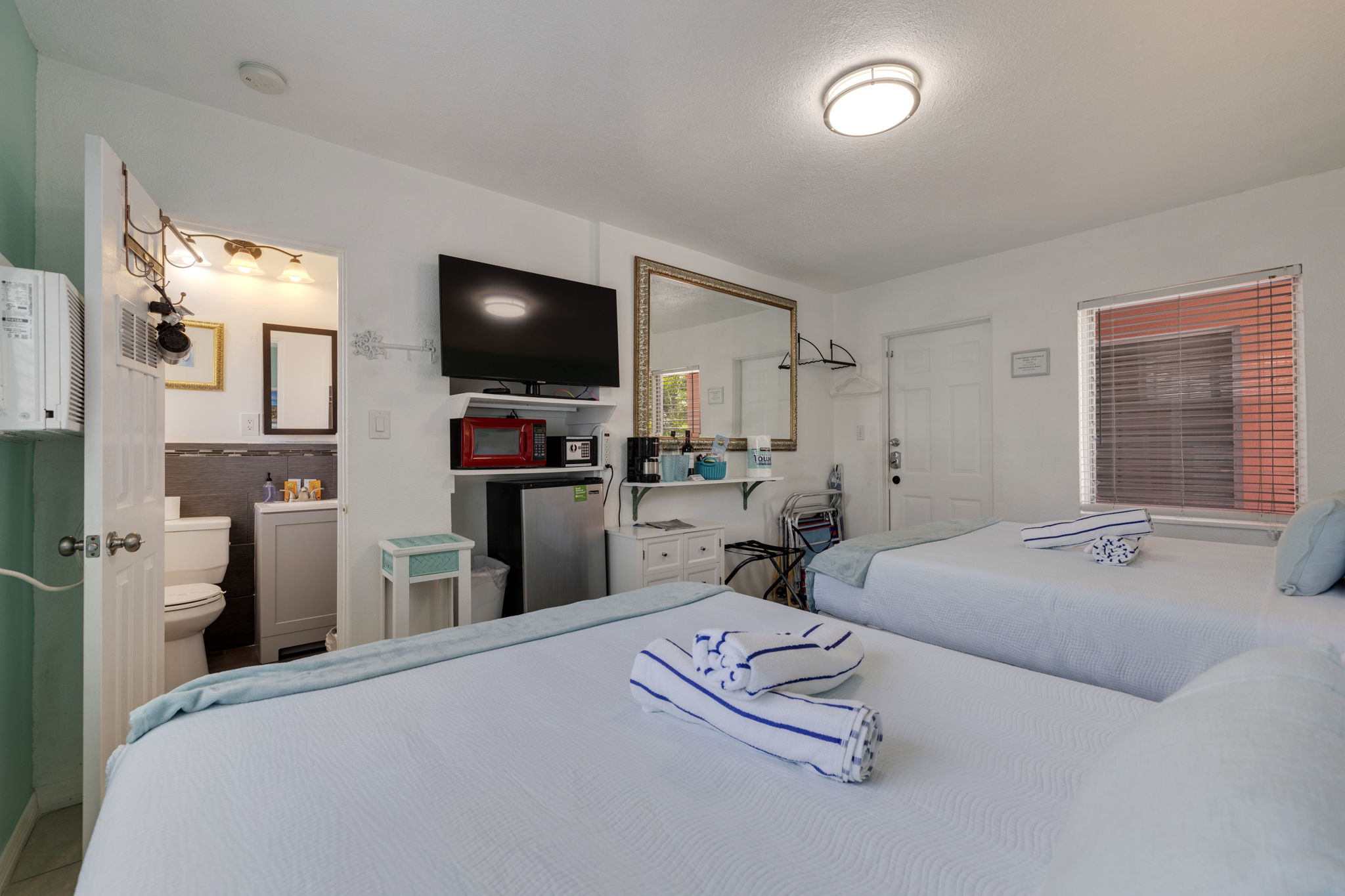 AB3_12035 Gulf Blvd Unit 3-6