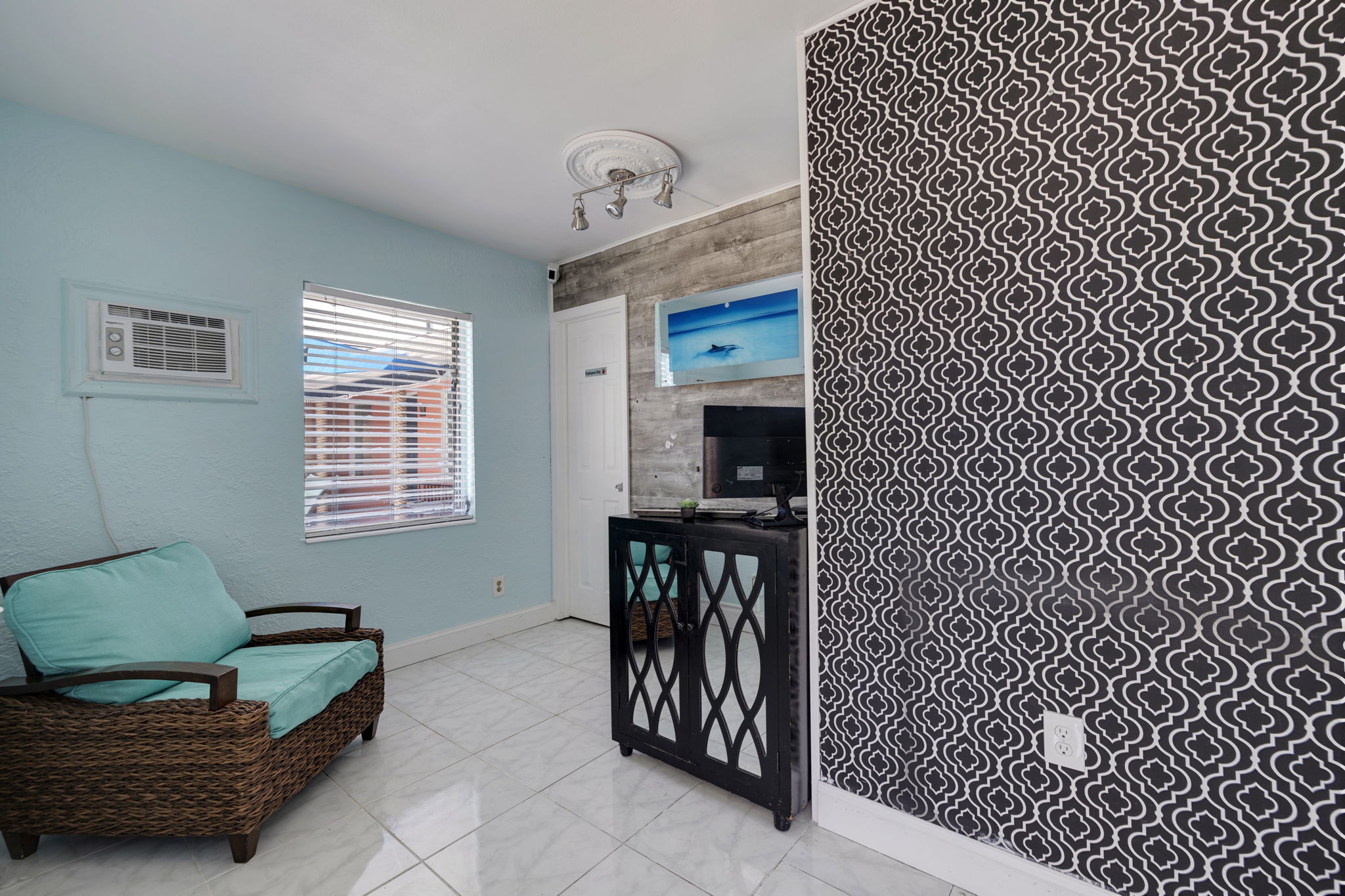 AB3_12035 Gulf Blvd Office-1