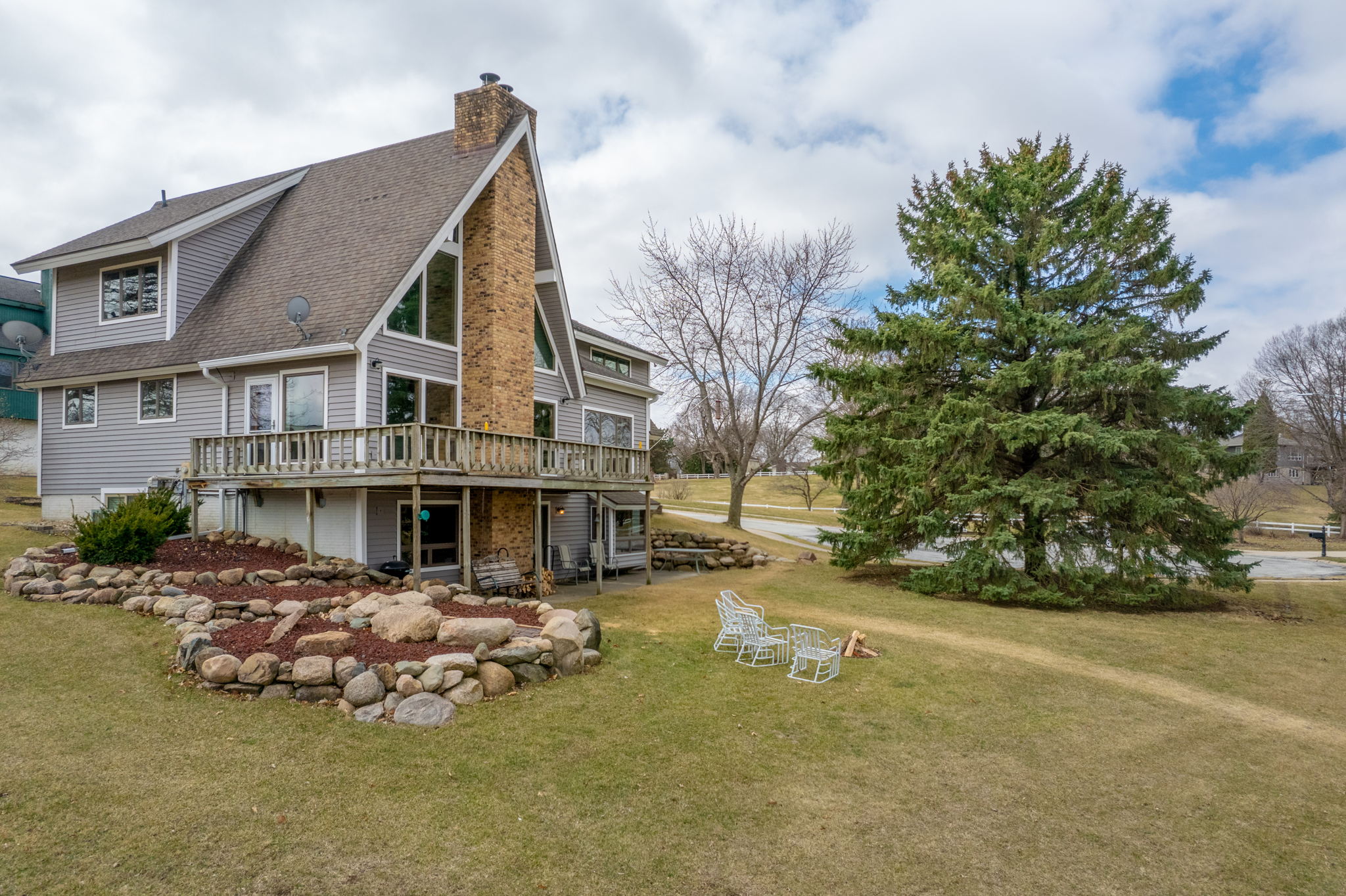 1204 5th St NW, Waverly, IA 50677 Cicada Media Inc