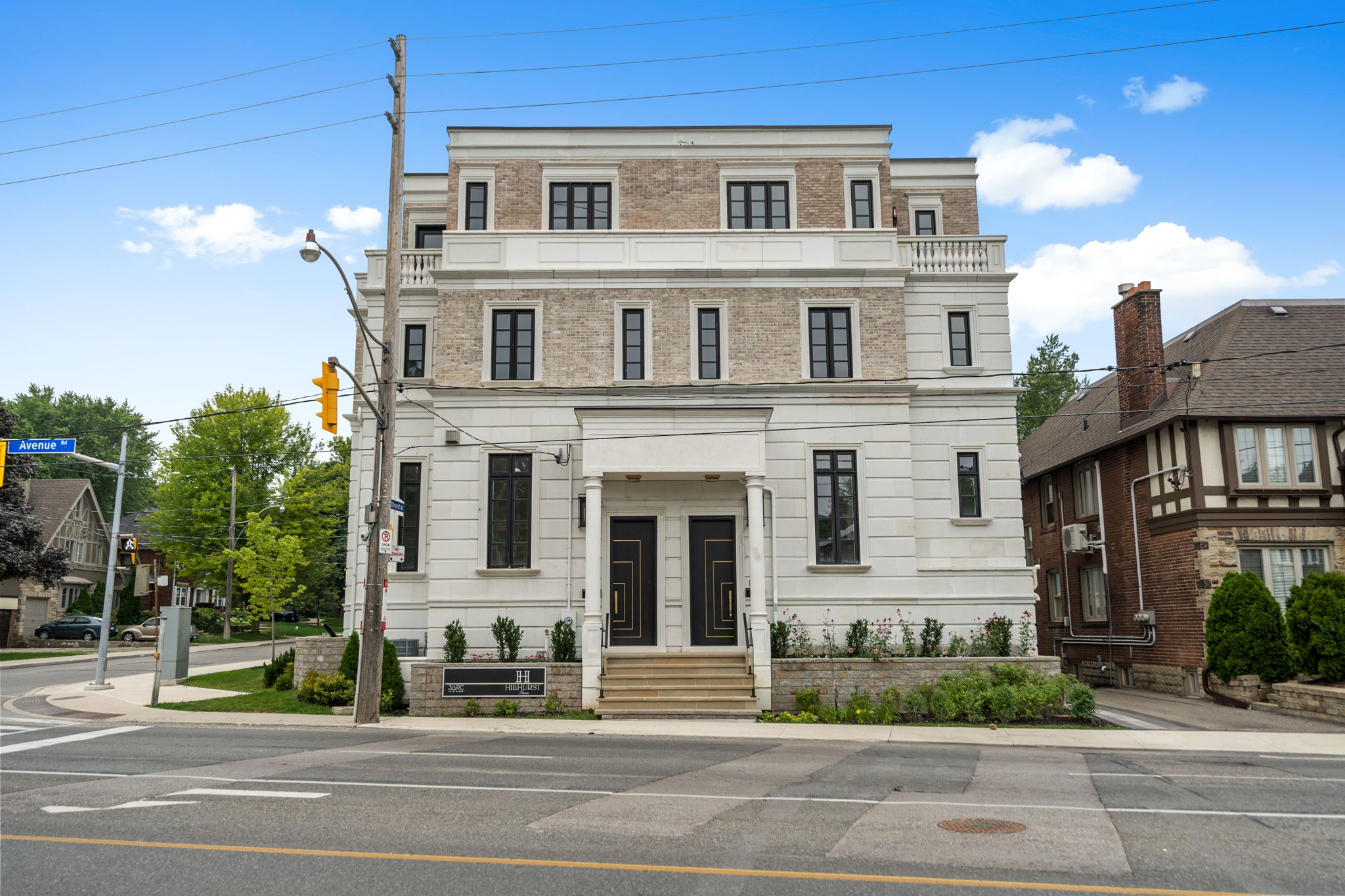 1204 Avenue Rd Th1 Toronto, ON M5N 2G4