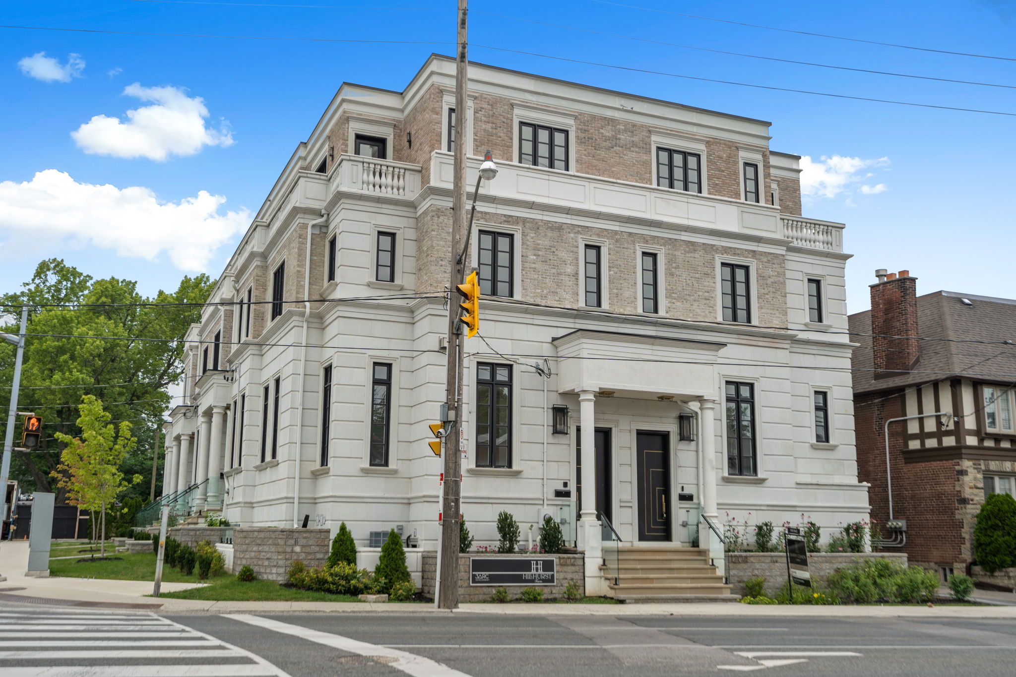 1204 Avenue Rd Th1 Toronto, ON M5N 2G4