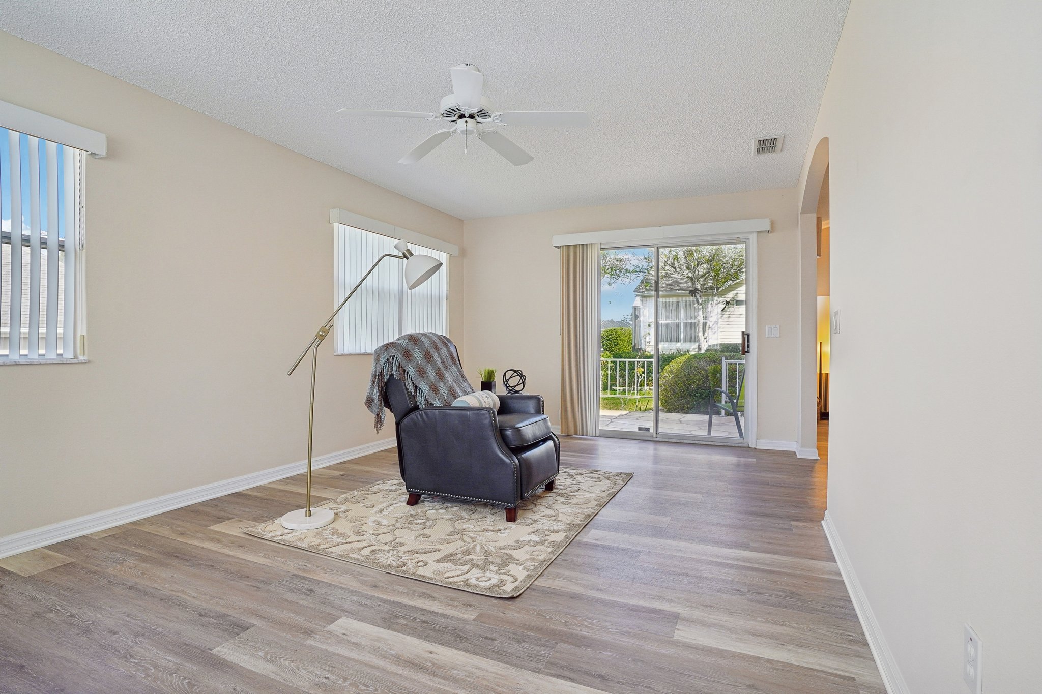 Barcelona Dr-L0703-014.jpg