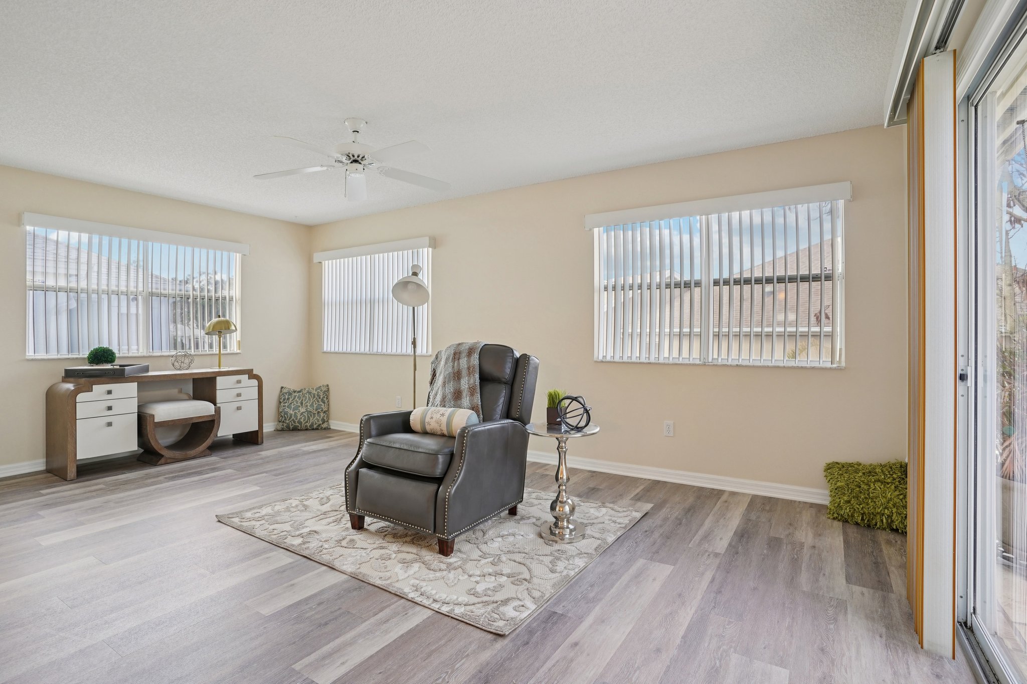 Barcelona Dr-L0703-015.jpg